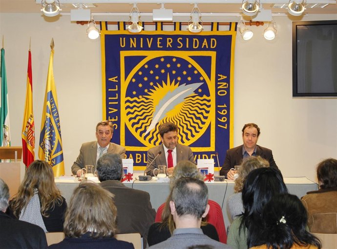 Acto De Presentación Del Libro 'Te Cuento La Navidad' En La UPO