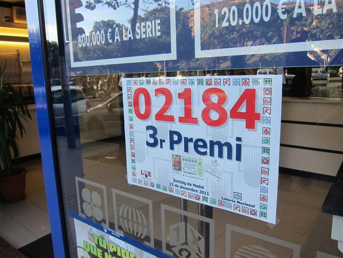 Administración De Barcelona Con El Tercer Premio Del Sorteo De Navidad