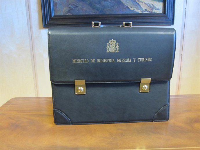 Cartera Del Ministro De Industria, Energía Y Turismo