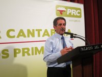 Revilla pide a un Gobierno "sólido" que actúe "en beneficio de la mayoría" y no "para unos pocos"