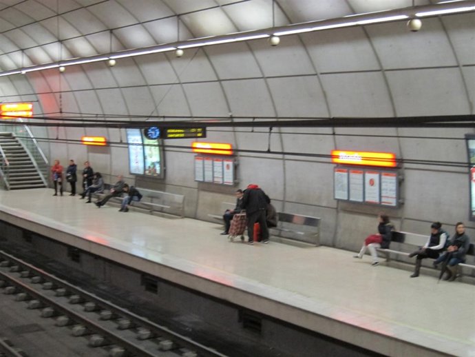 Estación De Metro De Abando