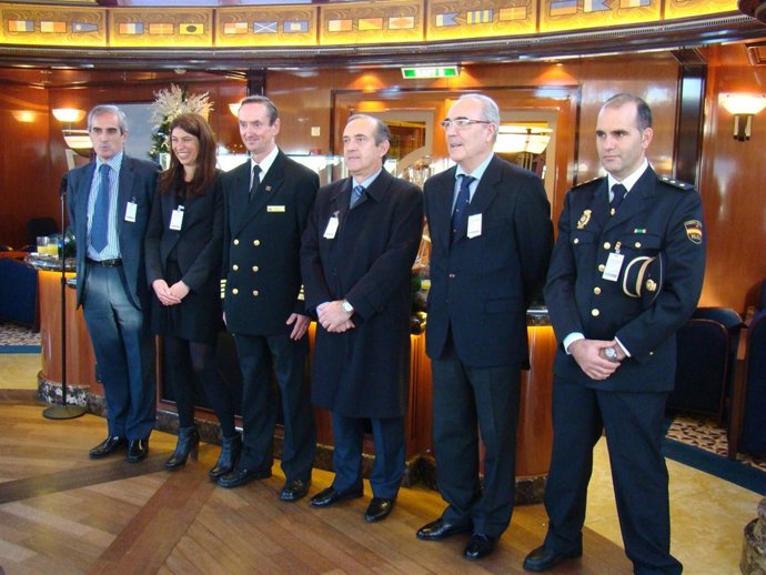 Recepción Con Motivo De La Visita Del 'Queen Elizabeth'