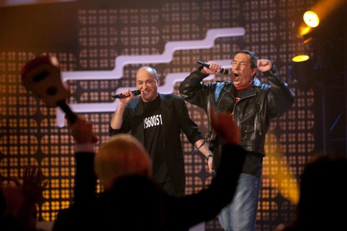 Garitano Luciendo El Número De Preso De Otegi En La Gala