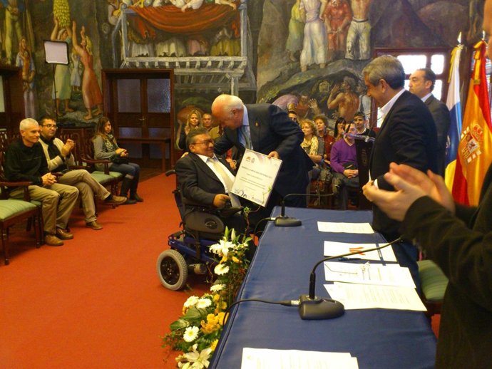Entrega Del Premio A Salvador Morales