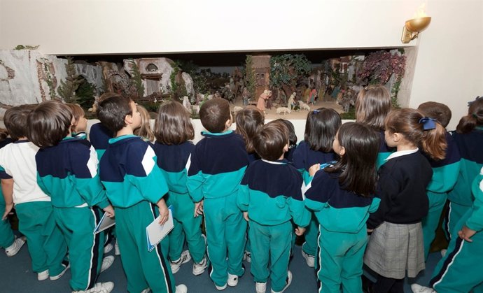 Visita De Escolares Al Portal De Belén