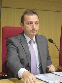 Recio "tiende la mano" a Báñez para "solucionar problemas conjuntos" y le desea "lo mejor"