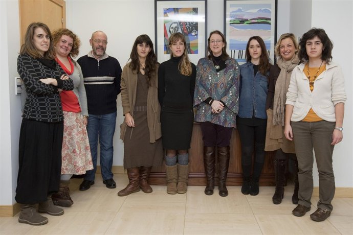 Díaz Se Reúne Con Un Grupo De Artistas