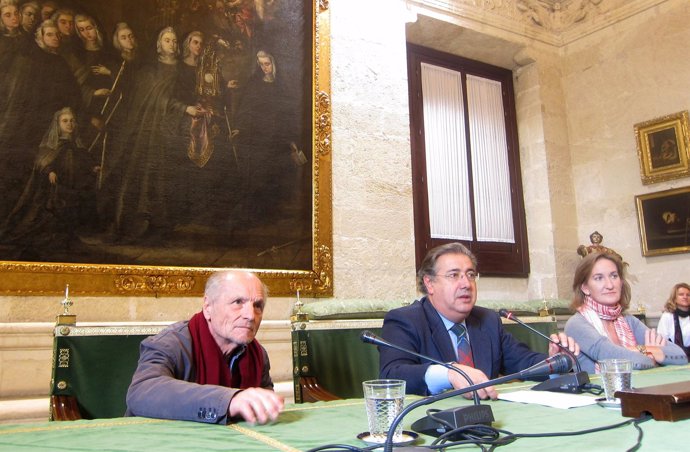 Zoido Y El Pintor Antonio López Presentan Las Becas