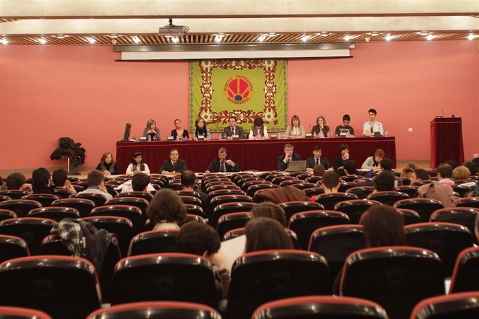 Claustro De La UPNA.