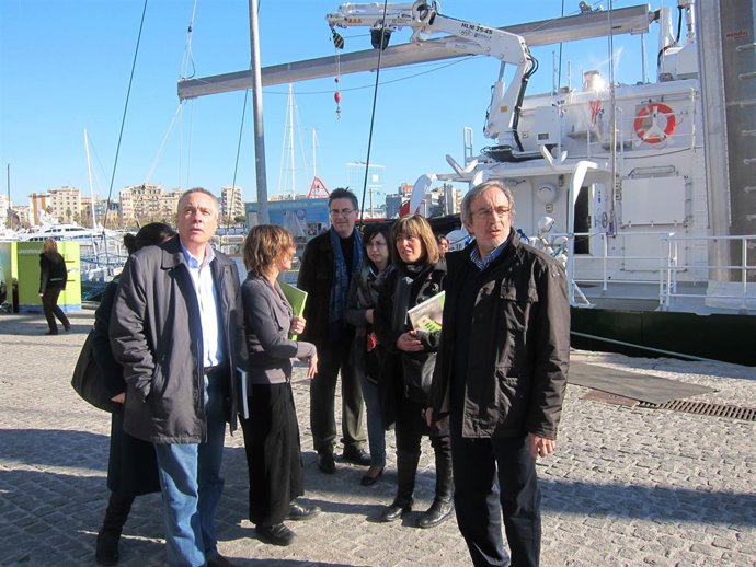 Pere Navarro (PSC), En Su Visita Al Rainbow Warrior