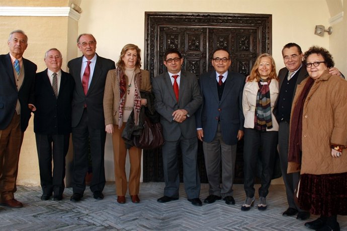 Francisco Reyes Martínez Junto A Miembros Del Patronato De Forja XXI