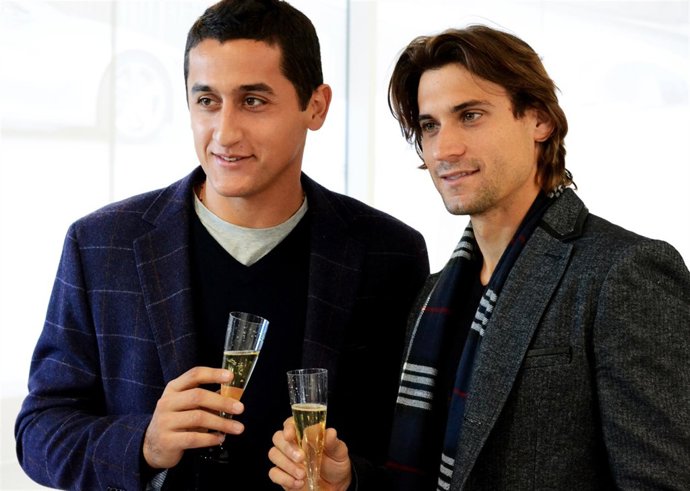 David Ferrer Y Nico Almagro Foto Acto Peugeot Tenis Brindando
