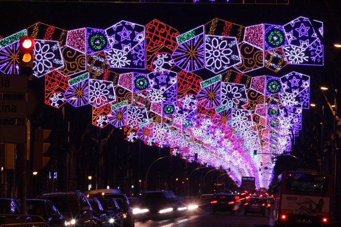 Luces Navideñas En Las Calles De Barcelona Por Iluminaciones Ximénez