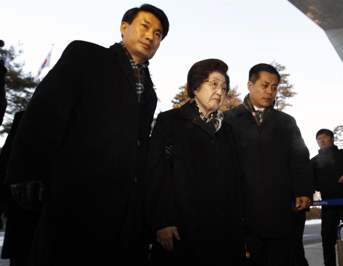 La Viuda Del Expresidente Coreano Kim Dae Jung Cruza Al Norte