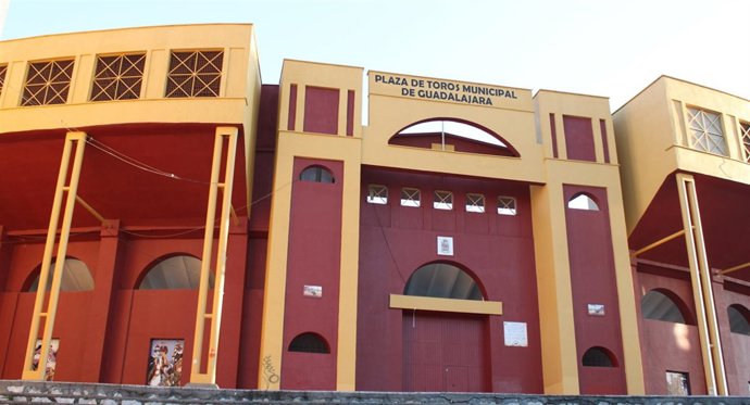 PLAZA DE TOROS , GUADALAJARA