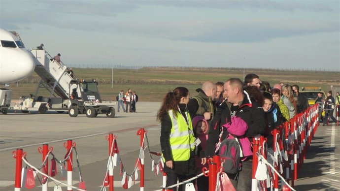 Llegada De Los Primeros Esquiadores A Alguaire