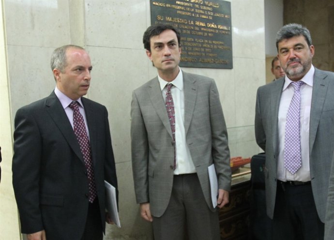 Camilo Cela, Presidente De USCA, Junto A Otros Miembros Del Sindicato