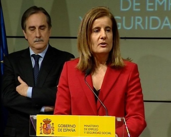 Báñez dice que "se dejará la piel" contra el paro
