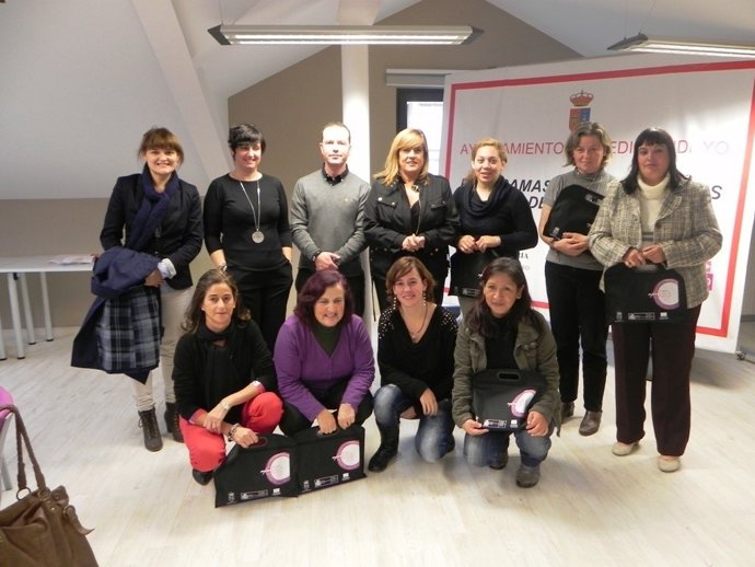 Visita A Las Alumnas Del Programa 'Clara'