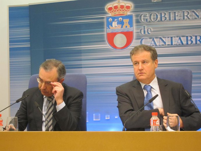 Eduardo Arasti, Consejero De Industria