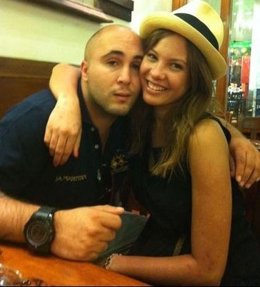 Kiko Rivera Y Jessica Bueno En Un Restaurante