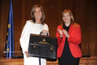 Pajín avisa a Mato de que las palabras no son neutras 