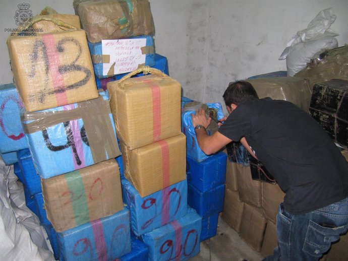 Material Incahutado Por La Policía