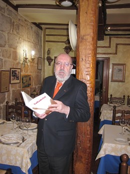 El Escritor José Delfín Val