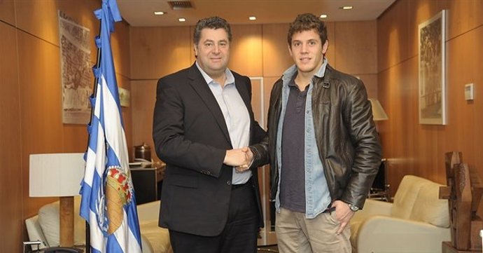 ELUSTONDO RENUEVA CON LA REAL SOCIEDAD
