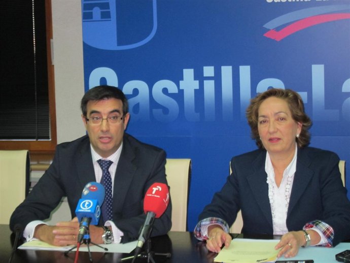 Soriano Con El Responsable De 'La Caixa'