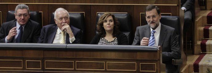 El Presidente Del Gobierno, Mariano Rajoy, Junto Con Los Ministros En El Congres