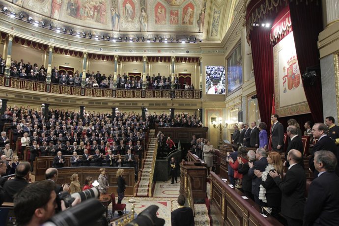 Ovación A Los Reyes En La Apertura De La X Legislatura