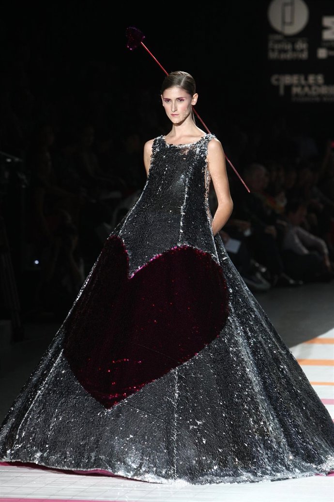 Modelo de Ágatha Ruíz de la Prada en Cibeles Madrid Fashion Week