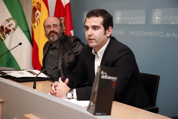 El Concejal De Cultura De Almería Durante La Presentación De 'Delicatessen'