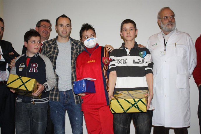 Iniesta En El Hospital De Albacete