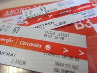 Cospedal espera que "en los próximos días" esté listo el convenio del abono transporte con la Comunidad de Madrid