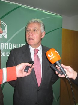 El Consejero De Gobernación Y Justicia En Huelva, Francisco Menacho.