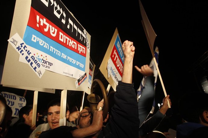 Manifestación En Israel Contra La Exclusión De La Mujer De La Vida Pública