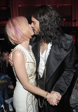 Katy Perry, Russel Brand Beso