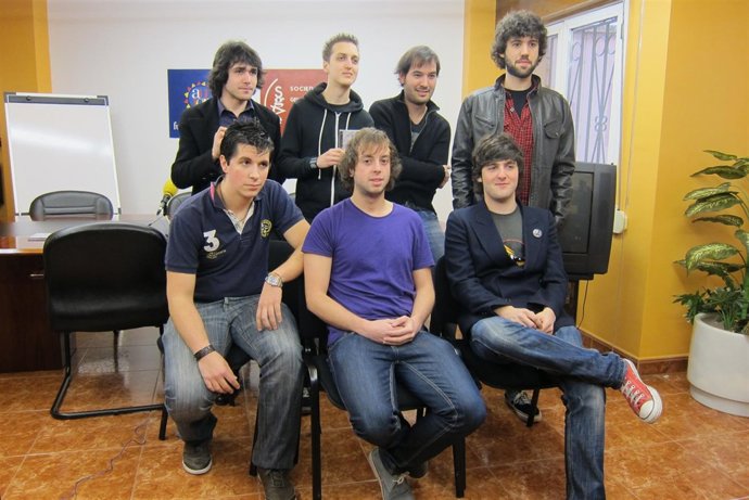 Componentes De Ambos Grupos. 