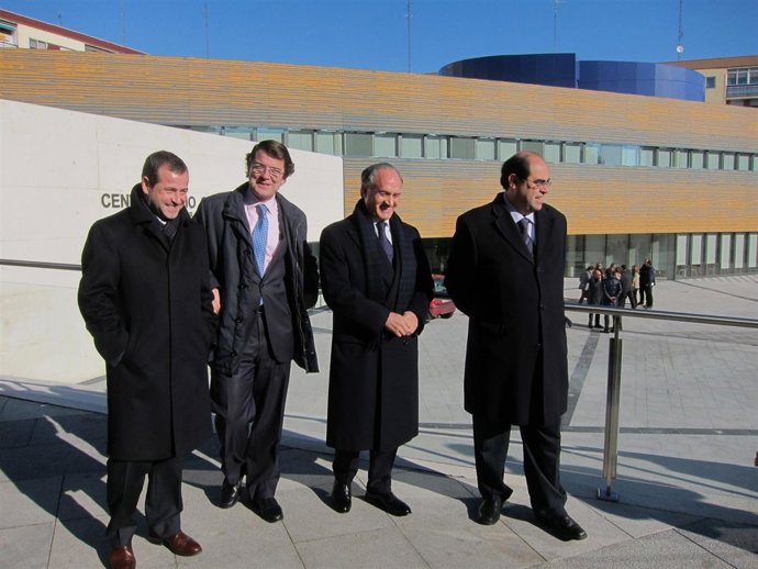 Evariso Del Canto Y Alfonso Fernández Mañueco