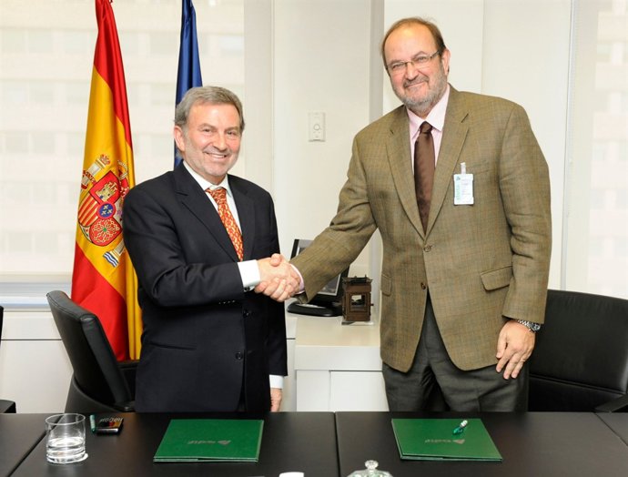 Adif Y Teams Suscriben Un Acuerdo Para Impulsar La Investigación Ferroviaria