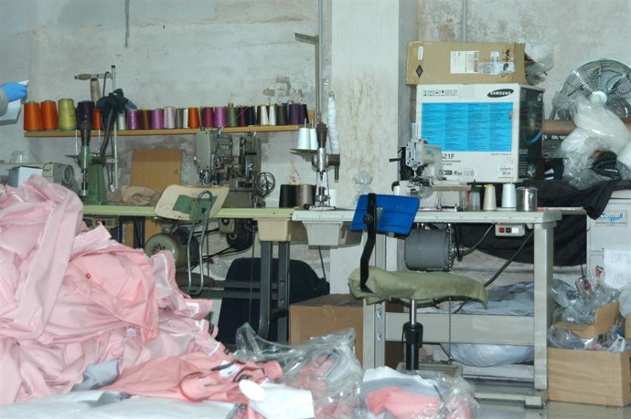 Desmantelado Un Taller Clandestino De Confección En Carabanchel