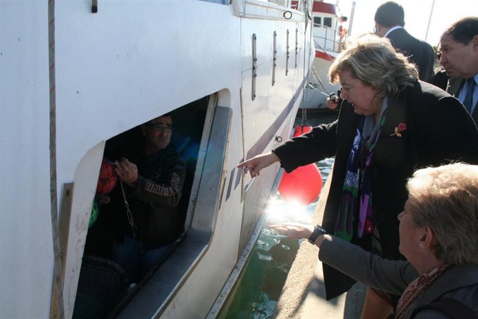 La Consejera De Agricultura En Un Encuentro Con Pescadores De Carboneras