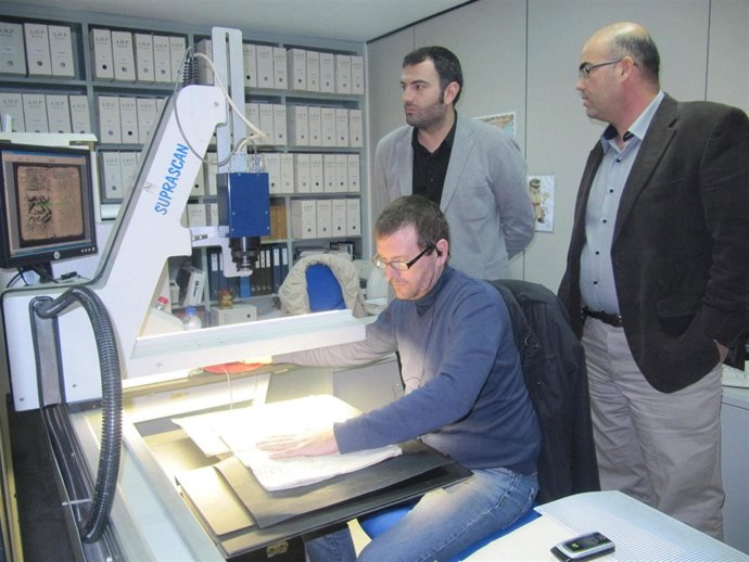 El Delegado De Cultura En Huelva, Ángel Romero, En El Archivo Provincial.