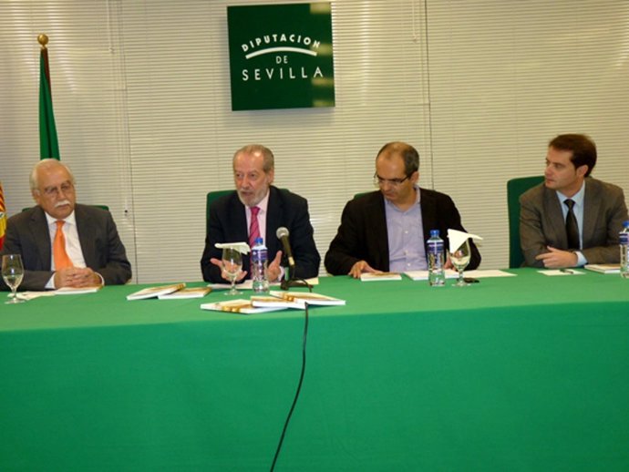 Villalobos Presenta El Libro Sobre La Aceituna De Mesa