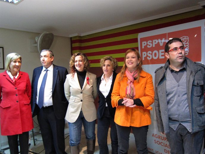 Leire Pajín Y Militantes Que Apoyan 'Mucho PSOE Por Hacer'