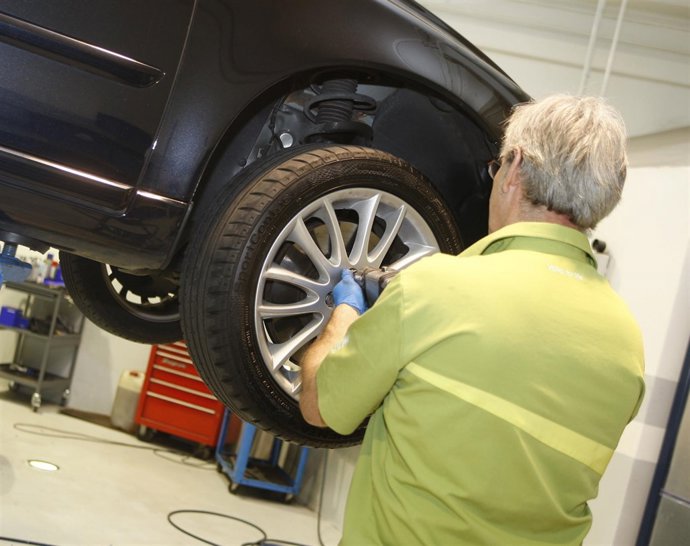 Sustitución De Neumático