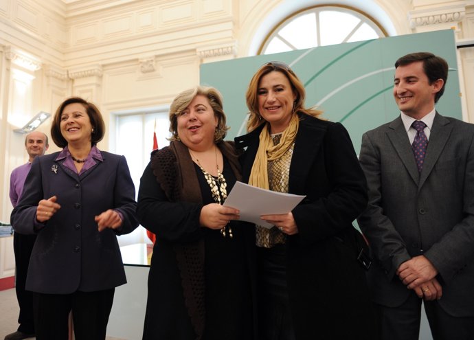 Fotos Entrega De Resoluciones De Ayudas Agricolas Consejera De Agricultura Y Pes