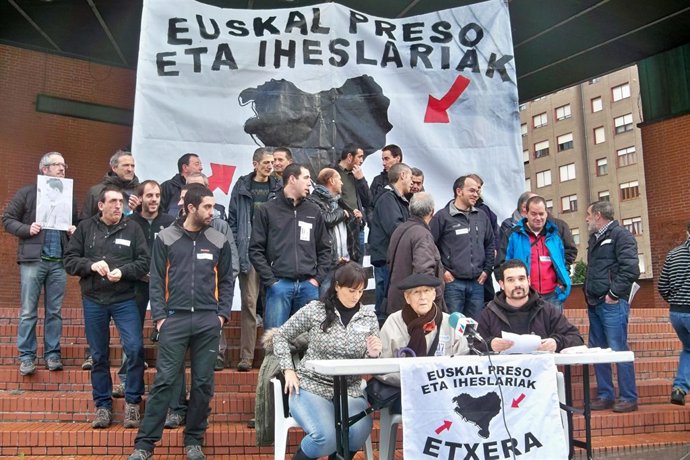 Expresos De Barakaldo Exigen La Vuelta De Los Exiliados